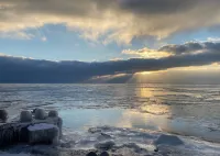 Beach house on Lake Superior - Direct beach access - Sunrise view over the lake!