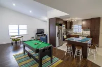 The perfect retreat: sea la vie, family-friendly home w/ pool also near cities Hotel a Brandon