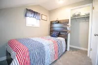 Bayside views, walk to beach & restaurants