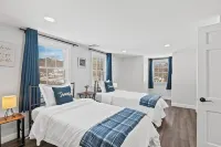 Stylish & Luxurious 3 BDR Home with Play Station