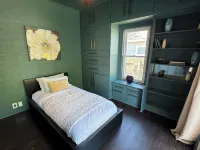 Cozy Home in College Cultural Hotel dekat Woodside Church