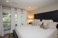 3 Br New Featured Renovation! Resort Privileges (pool, etc), very close to Ocean