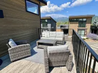 5 Mins to City Beach & DT WF, 35 Mins. to Glacier Park, Clubhouse Pool + Hot Tub