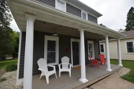 3BR Newly Renovated House in the heart of Sturgeon Bay
