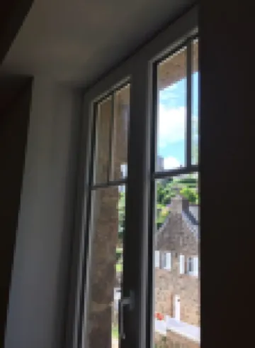 Quiet, bright, renovated apartment, 50 meters from the beach TRESTRAOU PERROS GUIREC