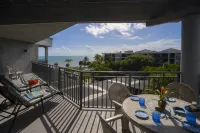 Beach Penthouse: Ocean Views from every room  Tropical Excellence
