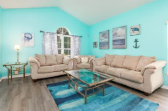 Luxury 5 bed 4 bath SW facing pool with conservation and lake view