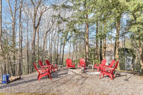 Relaxing Gunstock Chalet!  Near Lake Winnipesaukee and Gunstock Mountain!