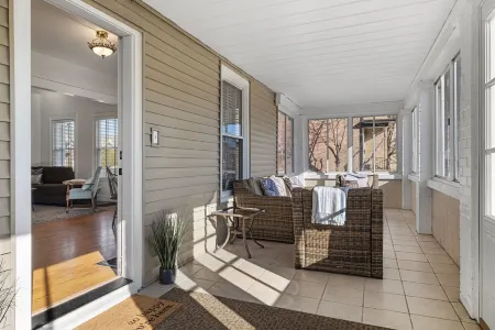 3BR 2BTH Walk to Washington Pk Bch, Outlet Mall and Franklin St. W/D HUGE bk yd.