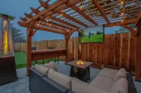 Monterey Bay Home Near Pebble Beach & Carmel with Putting Green & AC 3Bed 2 Bath