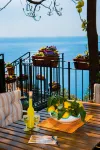 Villa Laura, amazing breakfast, private outdoor hot tub, Positano, Amalfi coast
