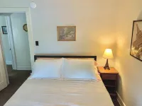3-bedroom apartment near hospital and Erie Canal