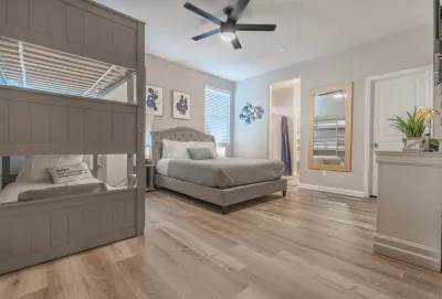 Cozy 6-Bedroom home perfect for large groups 행크스 스왕크 파르 3 골프 코스 주변 호텔