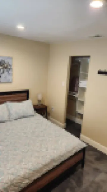 Adorable 2-bedroom guesthouse with free parking
