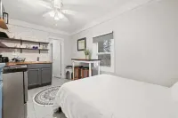 Suite 5, Quick Stroll to Downtown Black Mountain