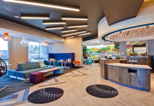 트루 바이 힐튼