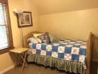 Peaceful Lodge, private drive, 2 boat garage, near launch on Lake Guntersville