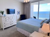 * Spectacular views! * Beachfront * 4 pools * Top Resort!