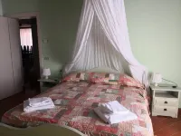 Lodging in Montaione,pool,children pool,Aircon,ideal for families, sleep 7 Hotels in Montaione