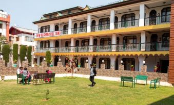 FabHotel Kashmir Hilltown