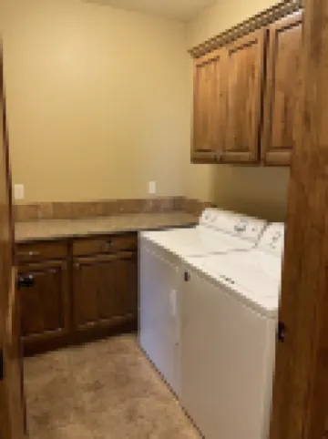 Buffalo Valley - Spacious Condo w/ 1 king bed and 2 queen beds