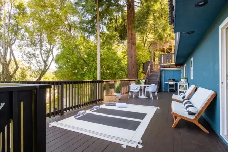 Mill Valley Home Near Muir Woods Redwoods Beaches San Francisco and Wine Country Отели рядом с достопримечательностью «Национальная зона отдыха Голден Гейт»