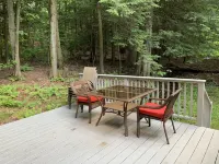 Quiet Comfortable Cabin 5 Min. Walk to Swimming and Boating