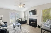 The Gray Retreat - Luxury Condo