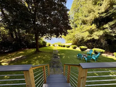 Osceola Lake House - 2 Miles to Downtown Hendersonville, NC - Free Paddle Gear