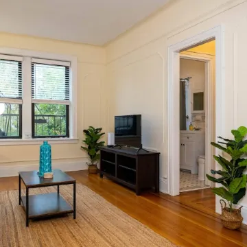 Wonderful stay – Heart of Hoboken Отели рядом с достопримечательностью «Washington St»