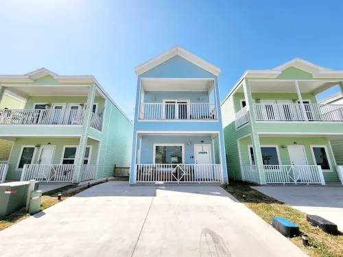 Beautiful And Cozy Bayfront Getaway at Port Isabel Hotels in Port Isabel