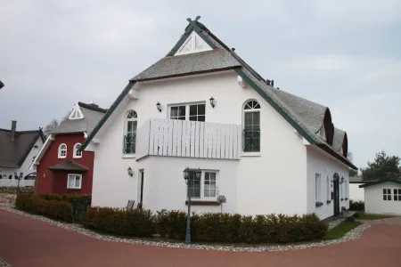 Exclusive apartment with garden and fireplace