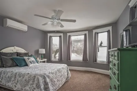 Williams Bay Lake House-1 Block to Geneva Lake Отели в г. Уильямс Бэй