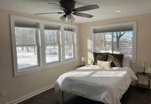 Relax at Cozy Oaks Cottage