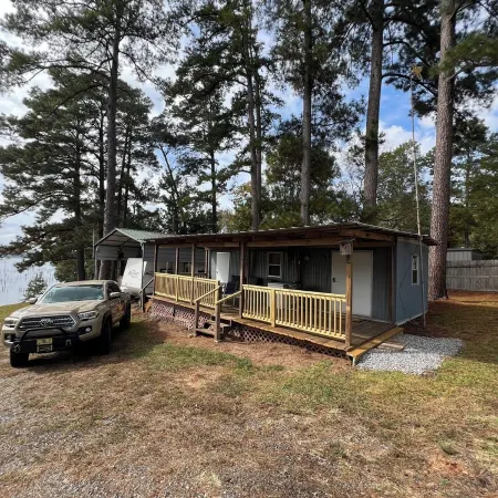Hilltop Hideaway on Lake Darbonne
