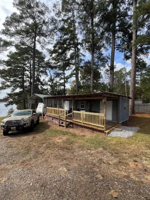 Hilltop Hideaway on Lake Darbonne Hotels in Union Parish