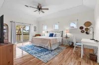 Private & Relaxing Getaway Oceanview Walk to beach
