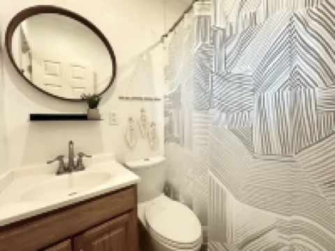 1 block from ocean - stylish & cozy beach cottage in funky Ocean Beach!