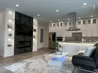 New Modern Home in Bellevue Hotels near Cougar Mountain Regional Wildland Park