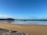 Two minutes from Dinard, beautiful seaside villa with heated pool.