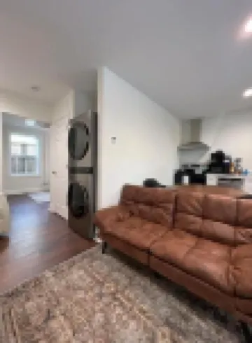 Cozy 1BR in Multi-unit building