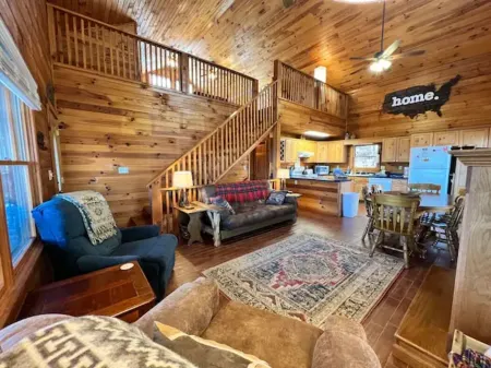 Amazing Mountain View’s, hot tub, pool table, and near Great Smoky MTN Nat Park