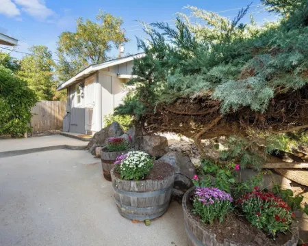 Julian Cafe Family Cottage - Includes Breakfast at The Julian Cafe & Bakery 朱利安酒店