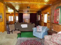 GORGEOUS FAMILY FRIENDLY VICTORIAN WITH ALL NATURAL CEDAR HOT TUB NEAR GORE MT