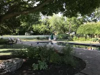 refinished barn with pool table, ping pong, pool and hot tub! 람피터 호텔