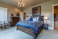 Beautiful Lake Glenville Mountain Getaway