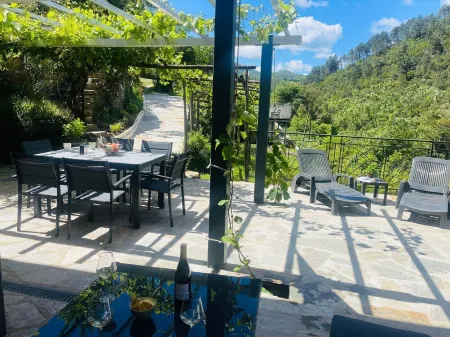 Grand Gîte au Cœur du Parc National des Cévennes Piscine Couverte et Chauffée