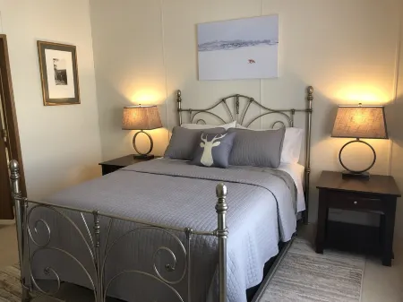 3BR/2BTH on the bank of Yellowstone River