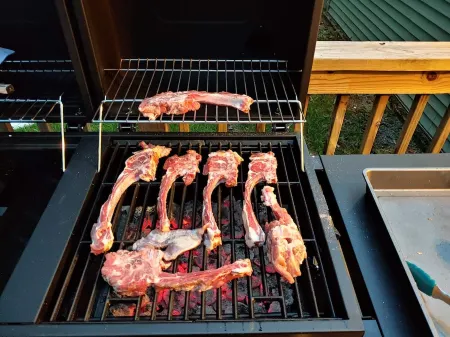 EV Modern Cozy Waterfront Cottage with Fireplace