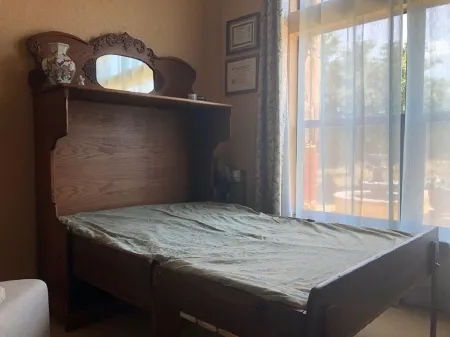 BYRD'S FARMHOUSE CHICK-INN COOP